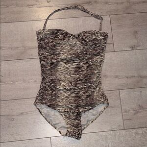 Aliana swim bandeau halter Stylish Zebra Print Womens One Piece 10 spandex new